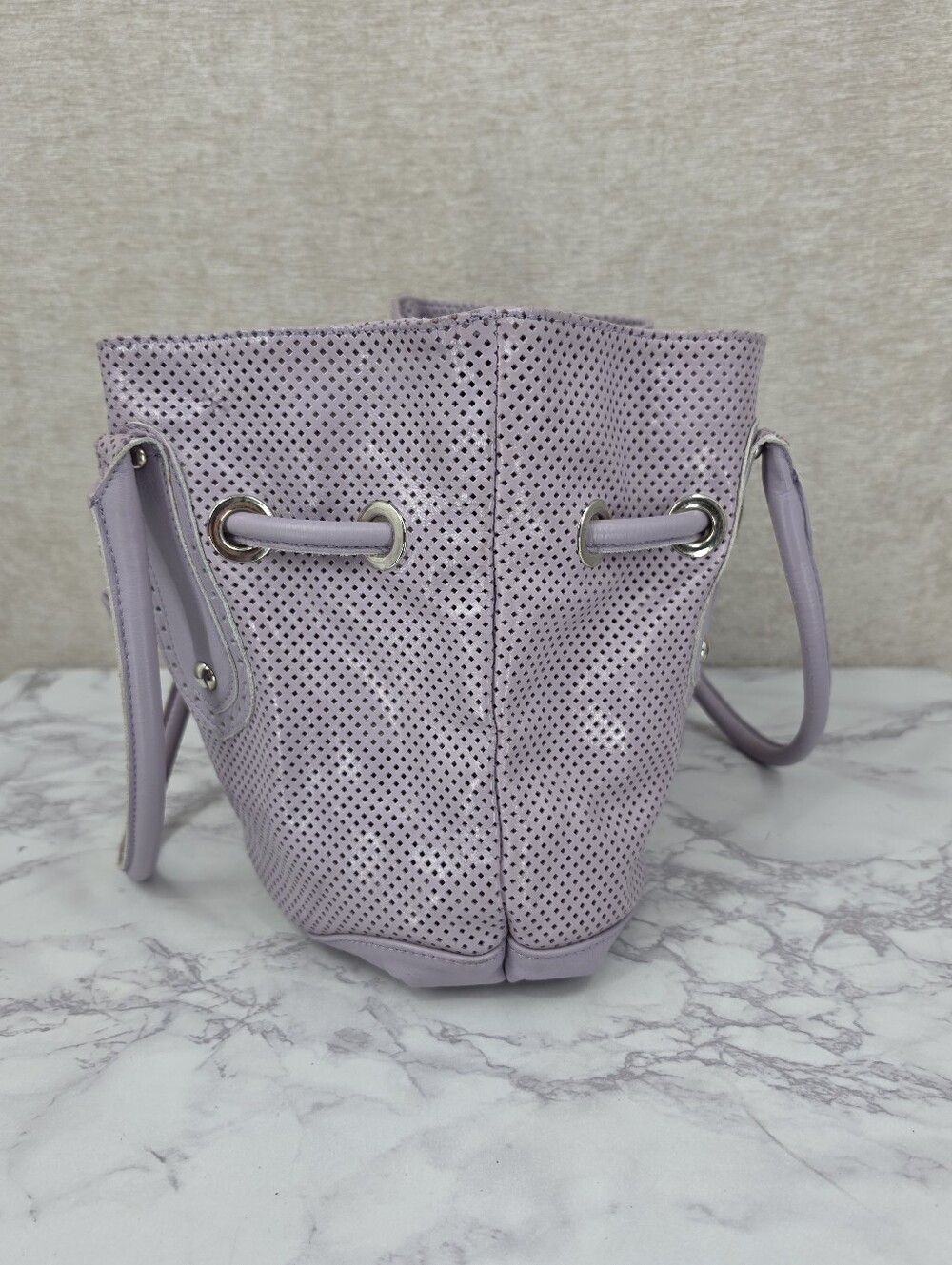 Innue Italian Leather Lavender Perforated Drawcord Tote Bag Women's Shoulder Bag - Picture 9 of 15